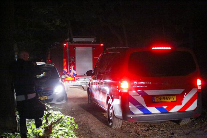Hulpdiensten onderzoeken vreemde lucht in bosgebied