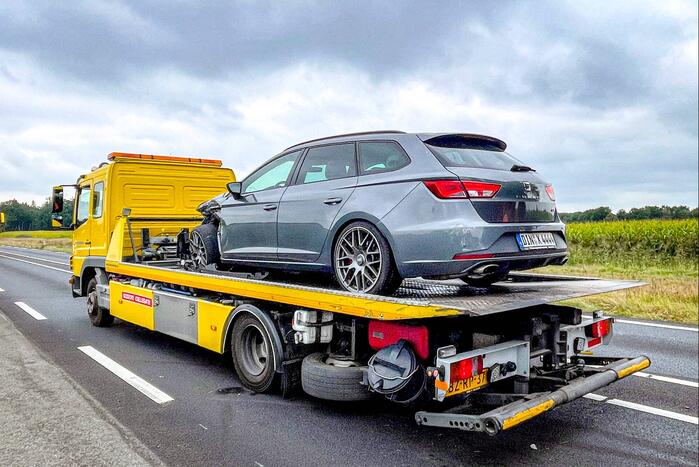 Kerende automobilist zorgt voor forse aanrijding