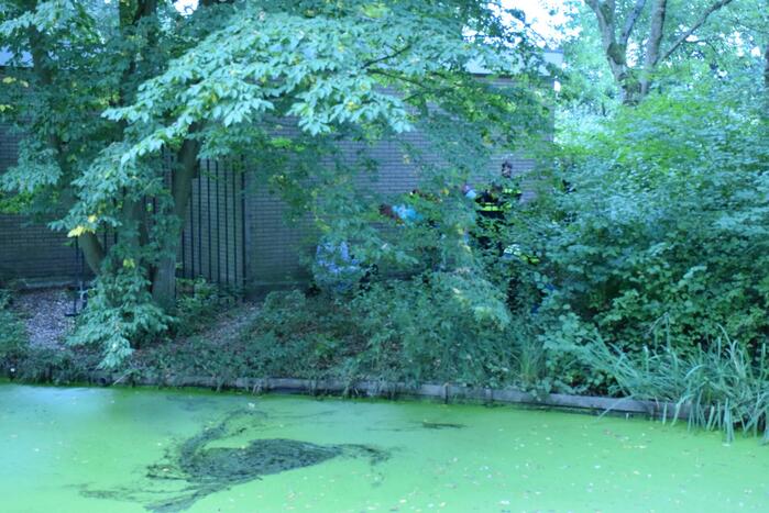 Omstanders redden dronken man uit water