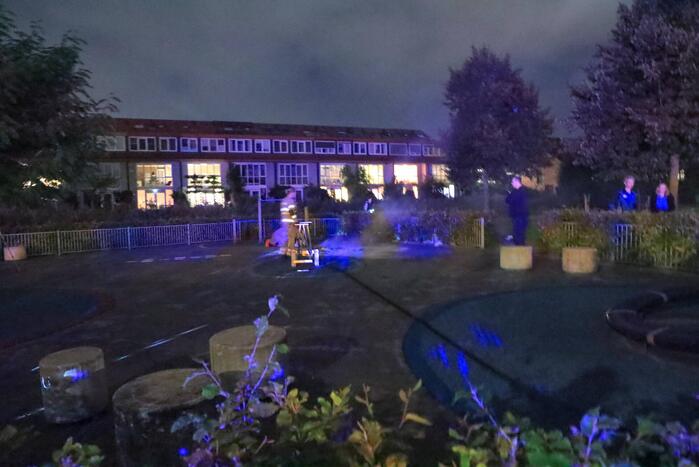 Folders in brand op speeltuin