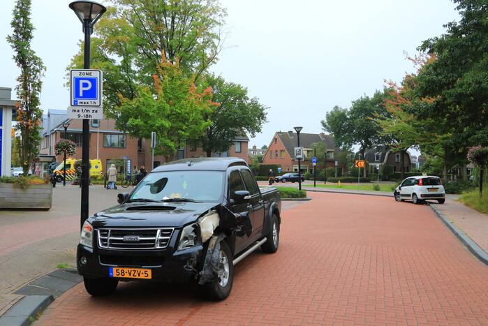 Twee ongelukken tegelijkertijd bij winkelcentrum