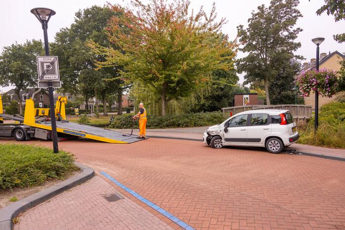 Twee ongelukken tegelijkertijd bij winkelcentrum