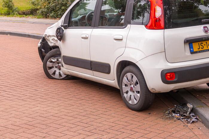 Twee ongelukken tegelijkertijd bij winkelcentrum