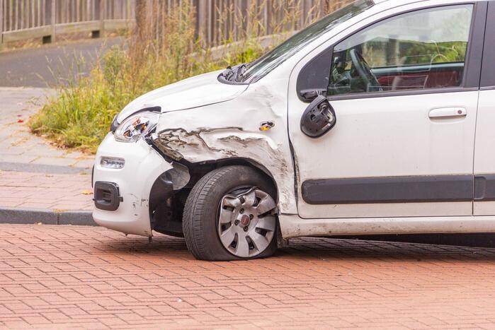 Twee ongelukken tegelijkertijd bij winkelcentrum
