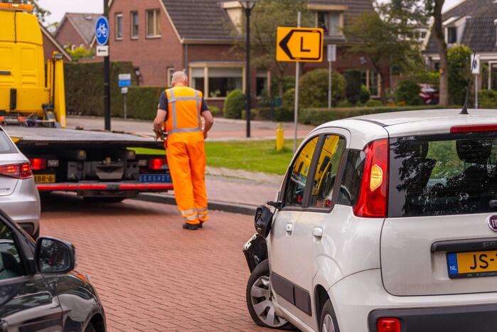 Twee ongelukken tegelijkertijd bij winkelcentrum
