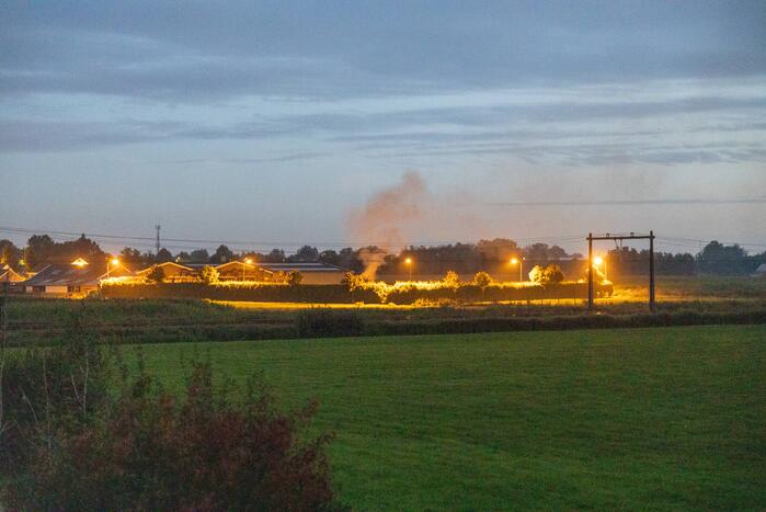 Veel rook bij brand in weiland