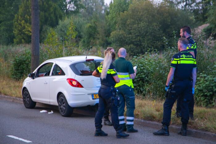 Persoon gewond door steekpartij in personenauto