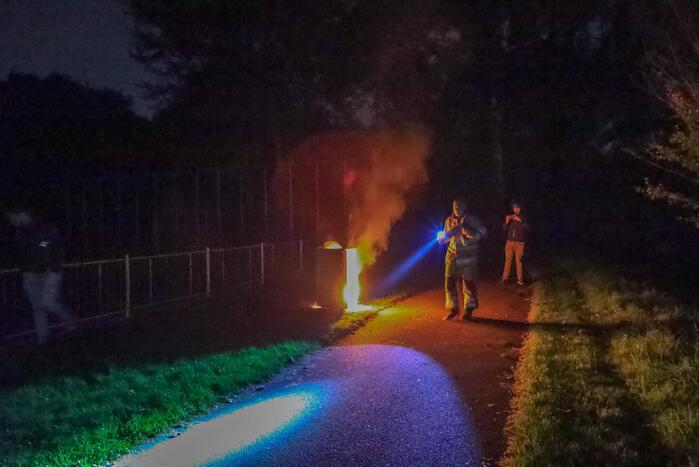 #Amersfoort Brandweer blust brand in afvalcontainer Havikshorst Amersfoort.