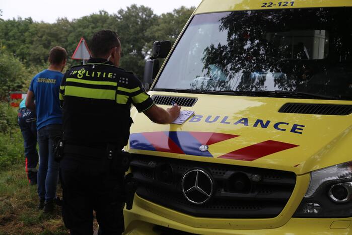 Fietser geschept door auto