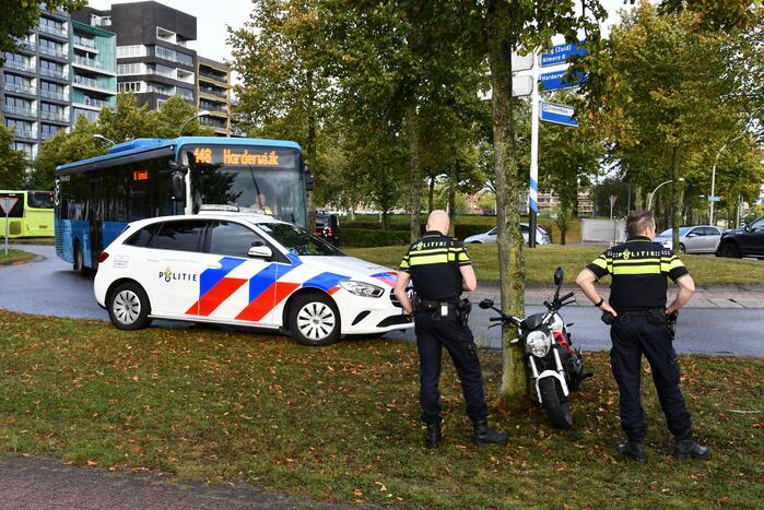 Brommerrijder gaat onderuit en raakt gewond