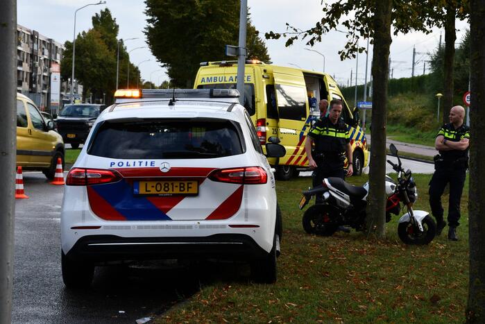 Brommerrijder gaat onderuit en raakt gewond