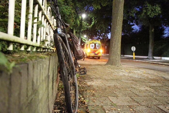 Persoon gewond na harde val met fiets