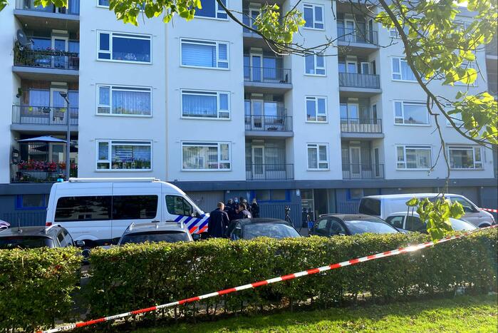 Overleden man aangetroffen in woning portiekflat