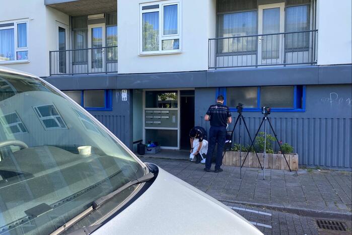 Overleden man aangetroffen in woning portiekflat
