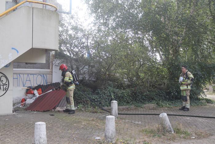 Afval in brand bij leegstand kantoorpand