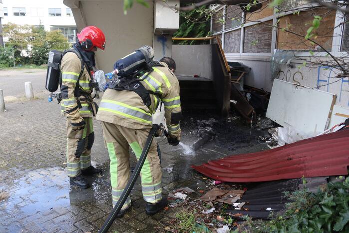 Afval in brand bij leegstand kantoorpand