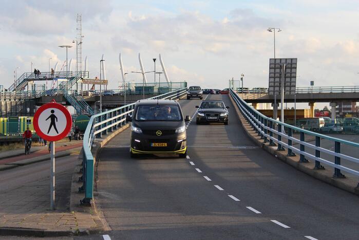 Traumahelikopter landt voor incident bij TESO veerhaven