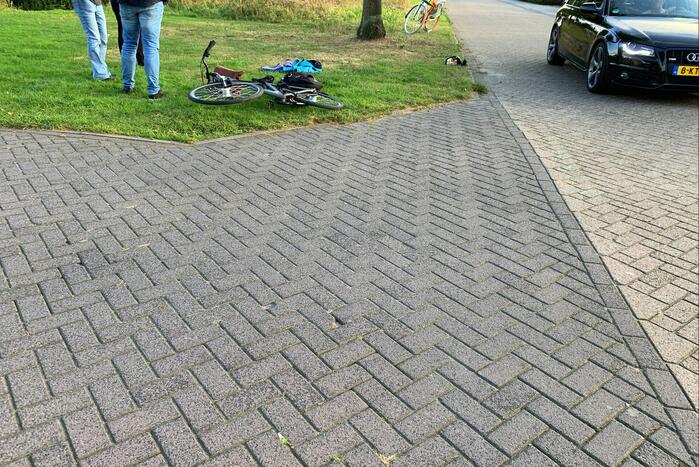 Fietsster aangereden door auto