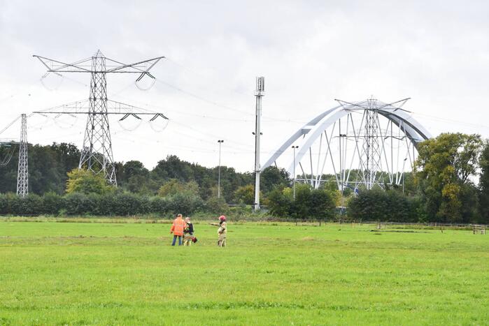 Lage druk gasleiding gesprongen midden in weiland