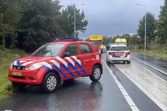 Fietser overleden bij botsing met vrachtwagen