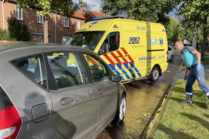 Fietser gewond door botsing met personenauto