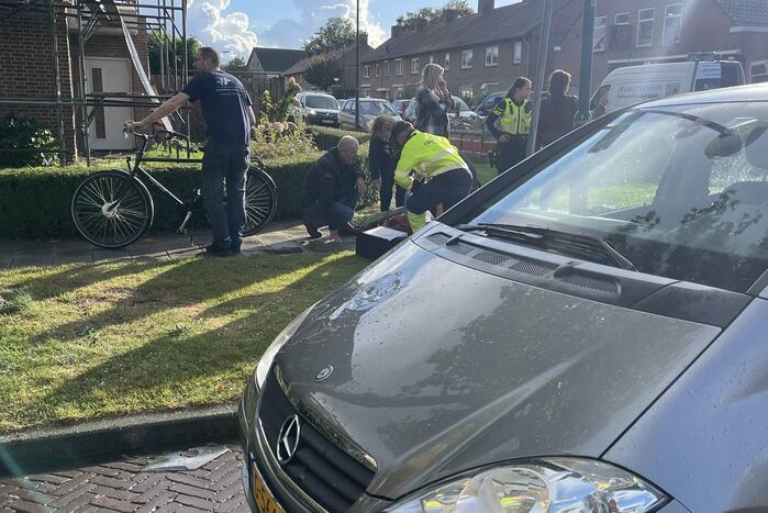 Fietser gewond door botsing met personenauto