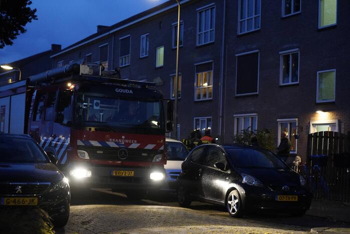 Buurtbewoners schakelen brandweer in door rookmelder