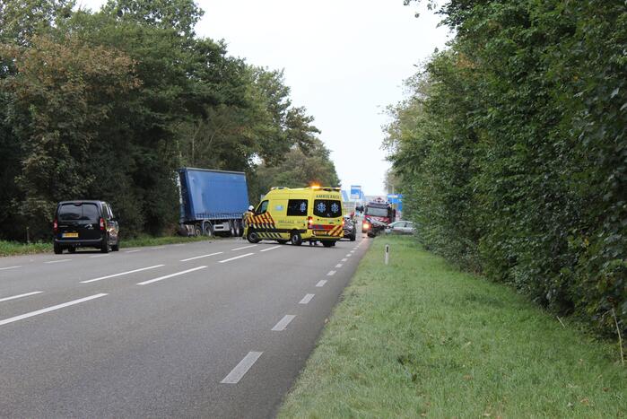 Auto total-loss na botsing met vrachtwagen