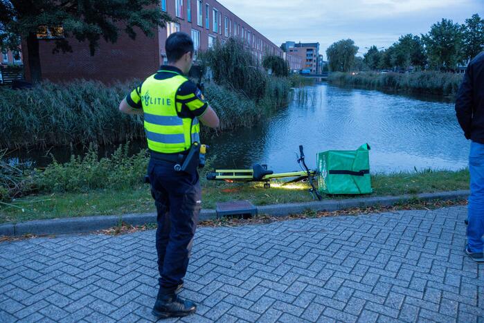 Dieven dumpen gestolen New York Pizza e-bike in sloot