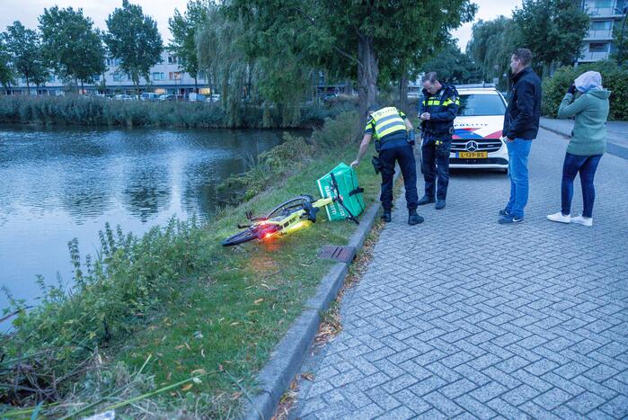 Dieven dumpen gestolen New York Pizza e-bike in sloot