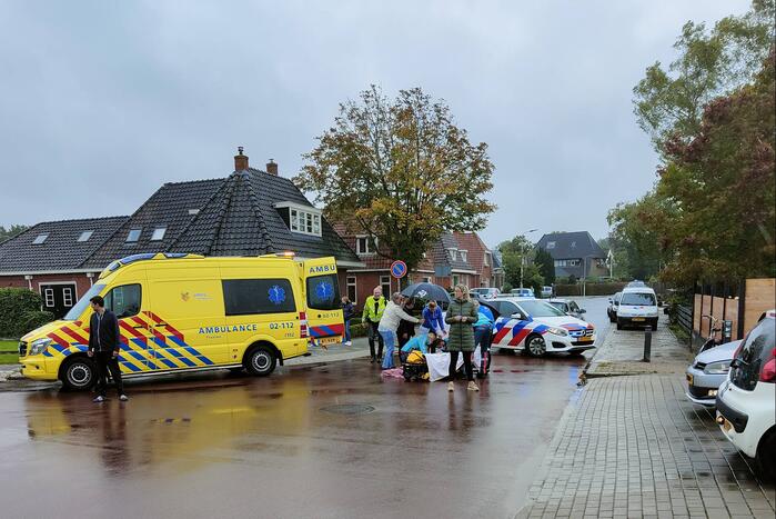 Man op fiets zwaargewond bij aanrijding met auto op kruising