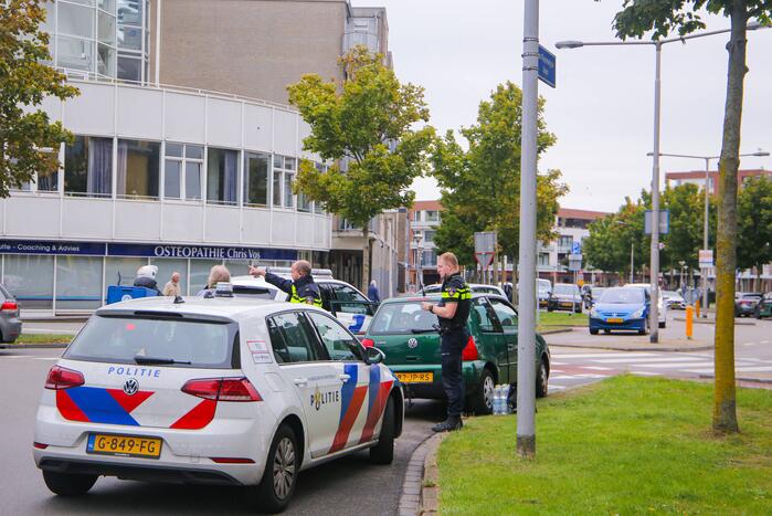 Ongeval op rotonde trekt veel bekijks