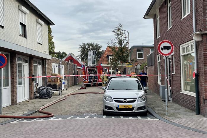 Forse rookontwikkeling bij brand in schuur