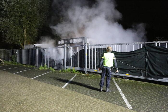Brandweer blust brand in foodtruck