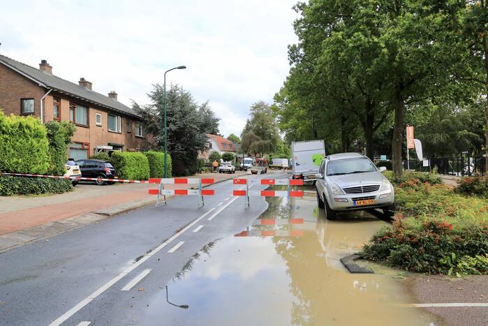 Gesprongen waterleiding zorgt voor verkeershinder