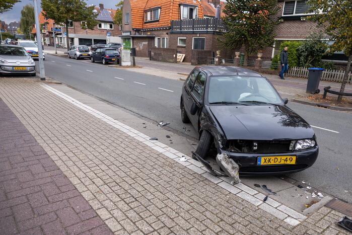 Kind gewond bij aanrijding tussen twee auto's