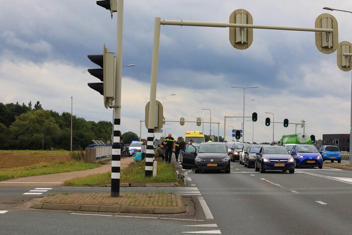 Kop staart aanrijding tussen vijf voertuigen