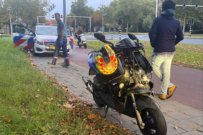 Brommerrijder loopt verwondingen op na uitwijkmanoeuvre
