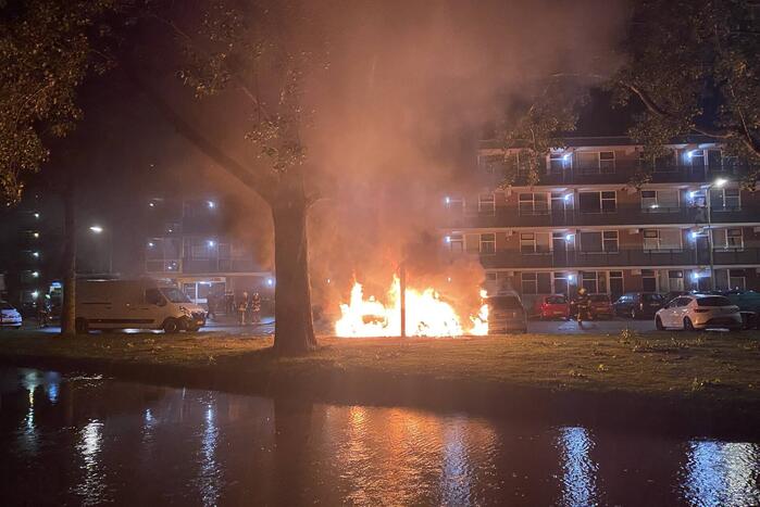 Drie auto's verwoest door brand