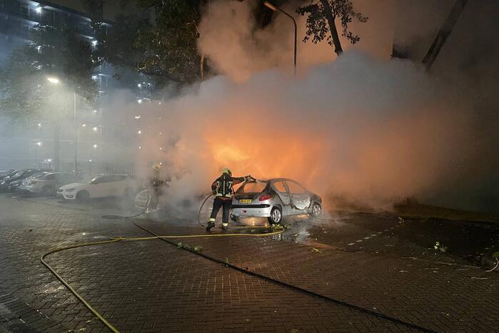 Drie auto's verwoest door brand