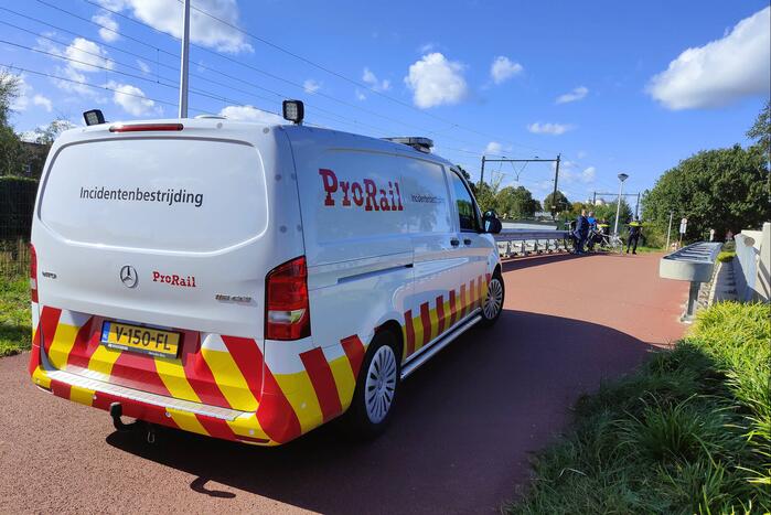 Treinverkeer ondervindt hinder; persoon door politie meegenomen