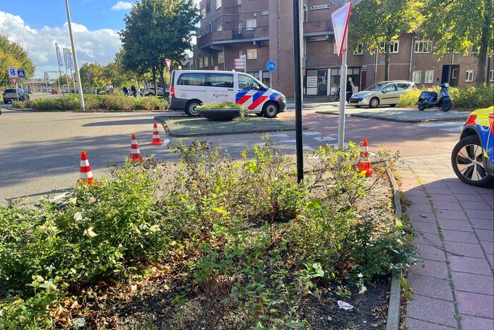 Overstekende fietser aangereden door auto