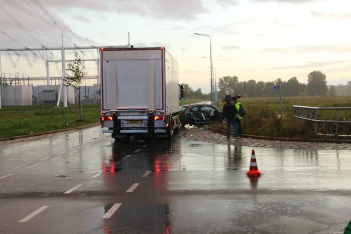 Twee gewonden na ongeval met vrachtwagen