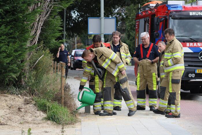 Lek in gasleiding ontstaan onder de stoep