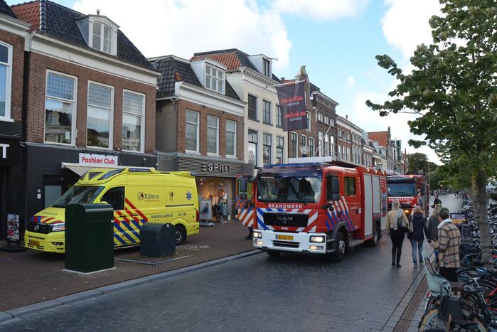 Man mogelijk gewond na elektrocutie in kledingwinkel