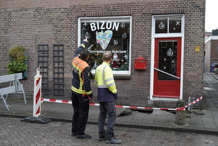 Scheuren in buitenmuren na verzakking