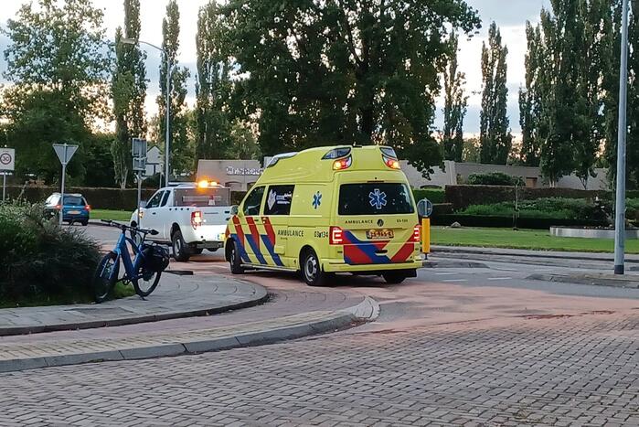 Fietsers onderuit door lang benzinespoor