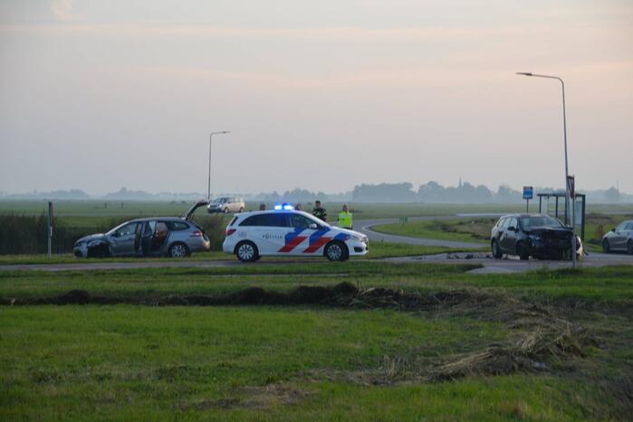 Veel schade bij ongeval tussen twee auto's