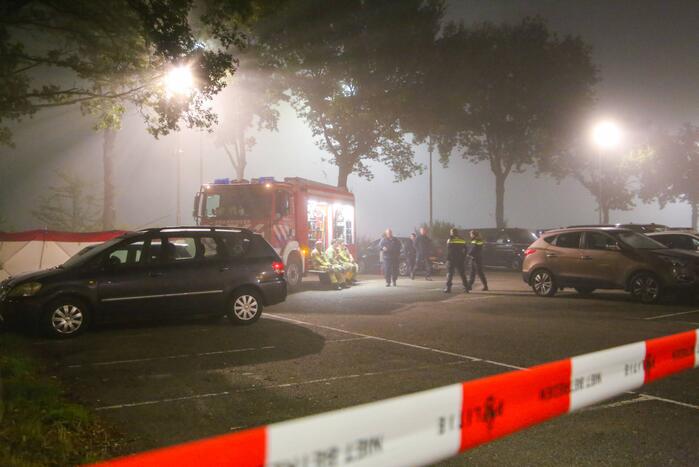 Politie doet onderzoek naar vondst stoffelijk overschot in auto