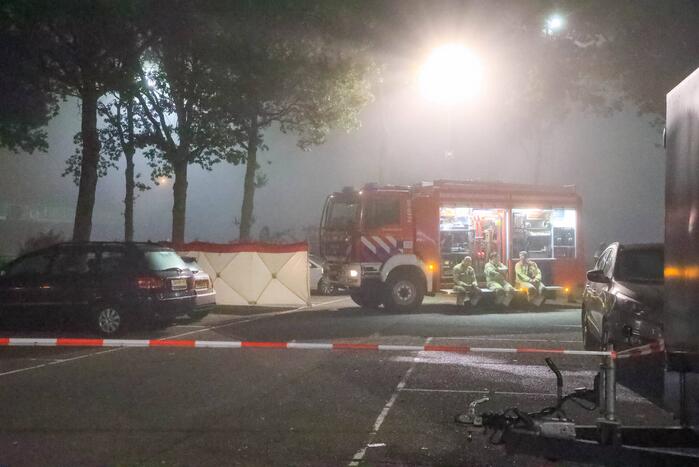 Politie doet onderzoek naar vondst stoffelijk overschot in auto